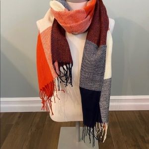 Plaid fringe scarf